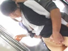 電車の中で後ろから触られても抵抗しないのをいいことに最後までヤラれちゃう気弱なパイパン女子校生の痴漢セックス ShareVideosかわいいJK女子校生の無料エロ動画