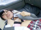 ぱっちり目のロリかわJKを車中でパンチラや胸チラをエロい主観目線のカメラワークで撮影 XVIDEOSかわいいJK女子校生の制服無料アダルト動画