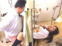 彼との妊娠を心配して受診した産婦人科でセクハラ医師に診察と称して生ハメ中出しされちゃう黒髪女子校生　朝倉ことみ　erovideo