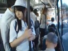 バスで気弱な素人女子校生のスカートの下からハミ尻触りまくって痴漢するサラリーマン　裏アゲサゲ　かわいいJK女子校生の制服無料エロ動画