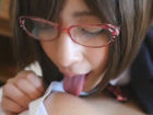 メガネの制服美少女JKにカメラ目線でたっぷり時間をかけてチンコを舐めさせるフェラチオ好きな変態おやじ JavyNowかわいいJK女子校生の無料エロ動画