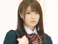 クラスではイジメられ教師にはアソコを弄られ最終的には痴漢までされてしまう不幸な女子校生 erovideo
